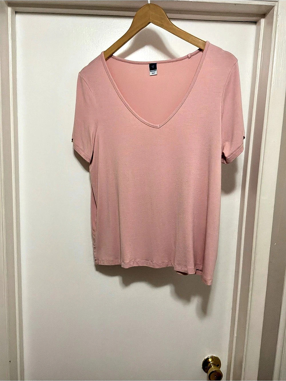 Old Navy Luxe V-Neck T-Shirt Pink Medium